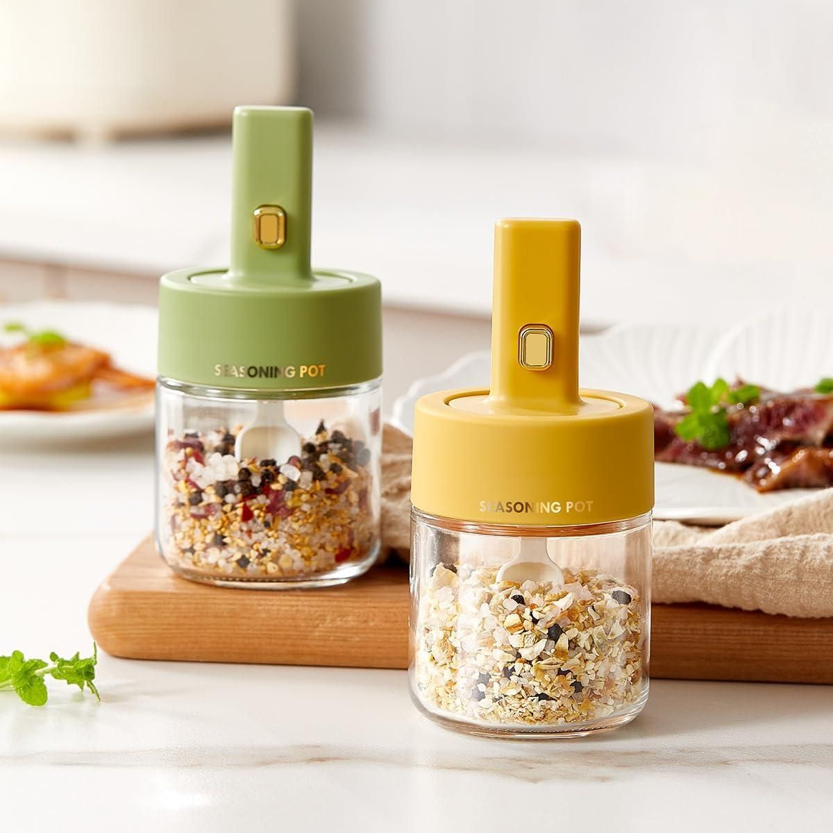 Luxury Glass Seasoning Tank – Airtight Spice Jar with Integrated Spoon & Lid