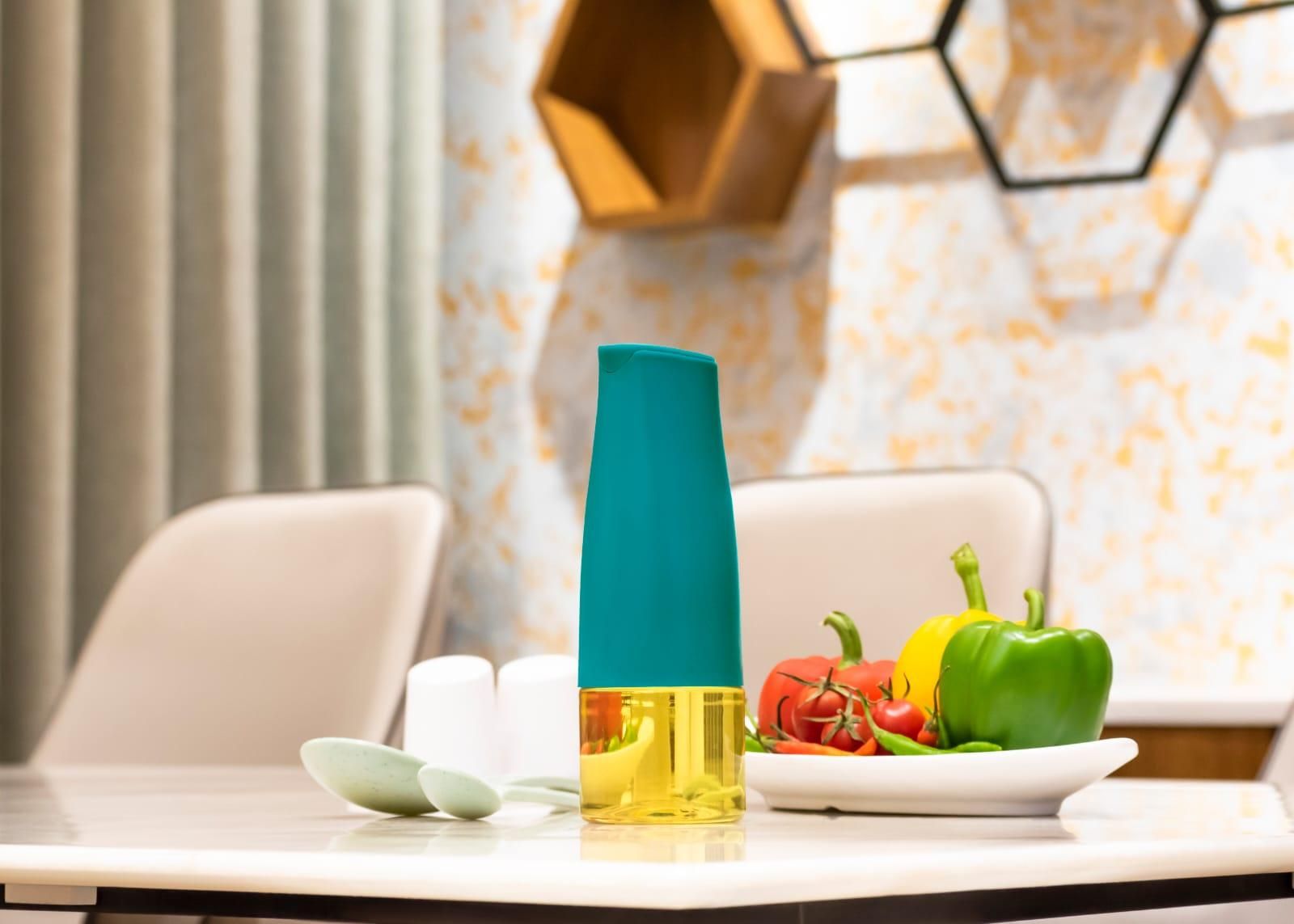 Auto-Flip Leakproof Oil Dispenser – 500ml Smart Kitchen Carafe